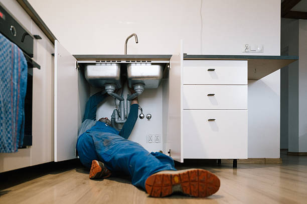 Professional Emergency Plumber technician working in Windsor, VA